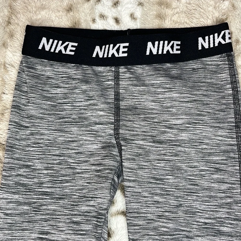 Nike Girls Pro Grey Space Dye Pink Colorblock Full-Length Leggings - Size 8 (M)